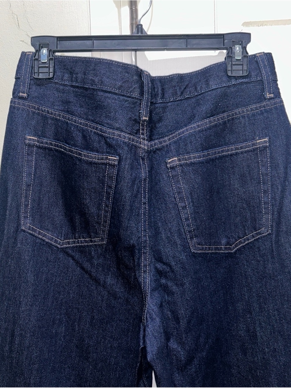 Uniqlo Women’s High Rise Wide Leg Straight Jeans Size 28 NWT - Picture 6 of 9